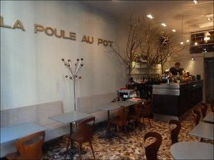 3_La_Poule_Au_Pot_Salle.JPG4