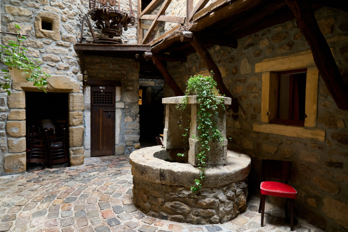 Le restaurant Aux Prisons à 69700 Montagny recommandé