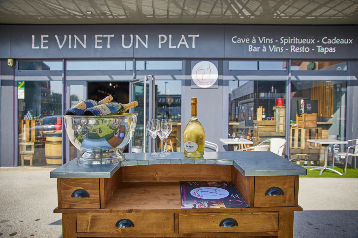 Bar A Vin Tassin La Demi Lune Le Vin Et Un Plat Restaurant Tassin La Demi Lune Horaires Telephone Avis Lyonresto