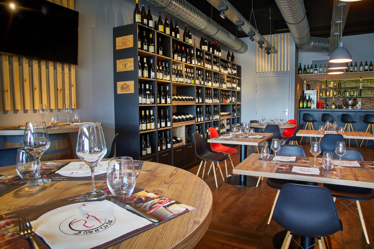 Bar A Vin Tassin La Demi Lune Le Vin Et Un Plat Restaurant Tassin La Demi Lune Horaires Telephone Avis Lyonresto