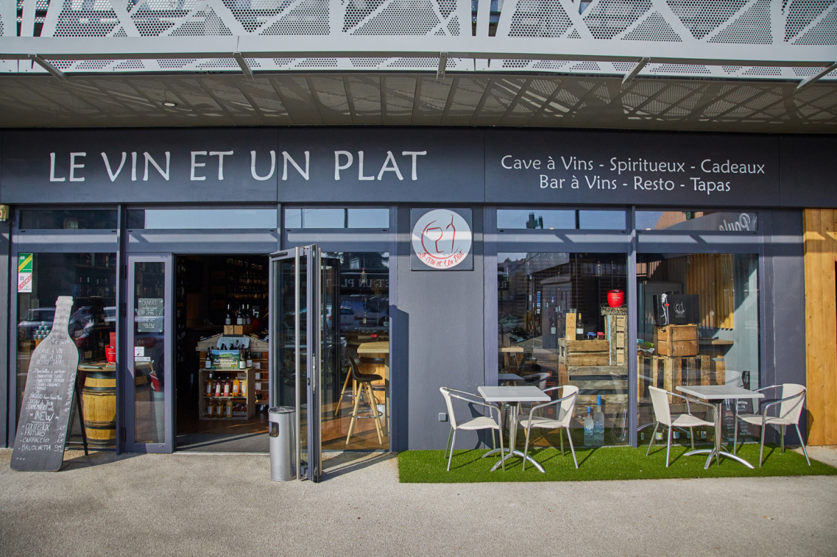 Bar A Vin Tassin La Demi Lune Le Vin Et Un Plat Restaurant Tassin La Demi Lune Horaires Telephone Avis Lyonresto
