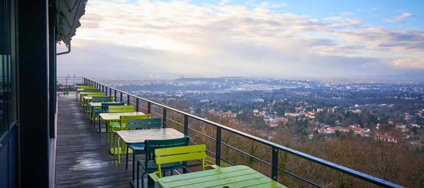 Terrasse du restaurant Cuisine a manger (L'Ermitage Hotel ) à Saint-Cyr-au-Mont-d'Or