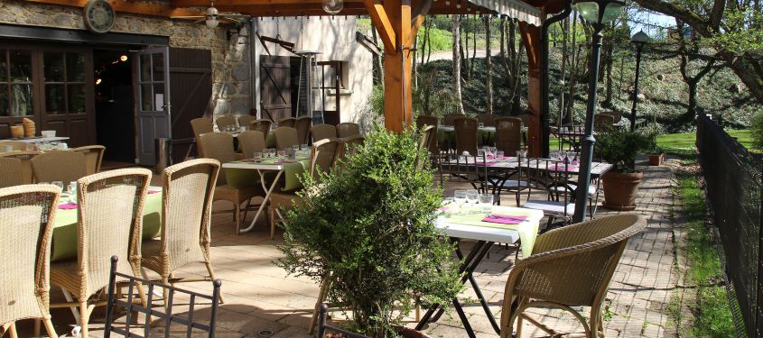 Les terrasses de restaurant au grand air en dehors de Lyon