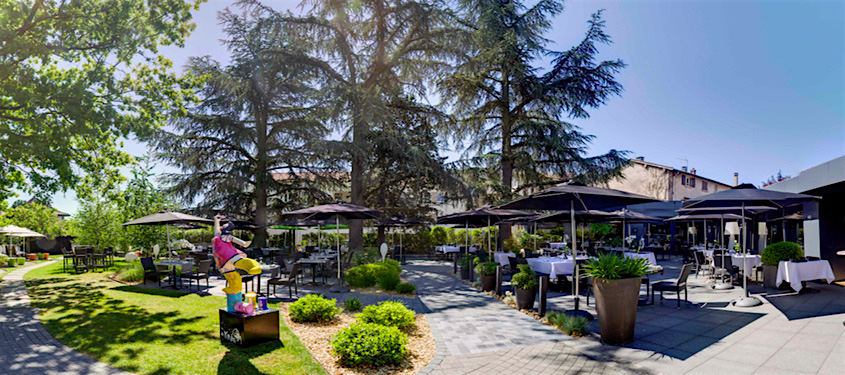 Terrasse du restaurant Toane à Grezieu-la-Varenne